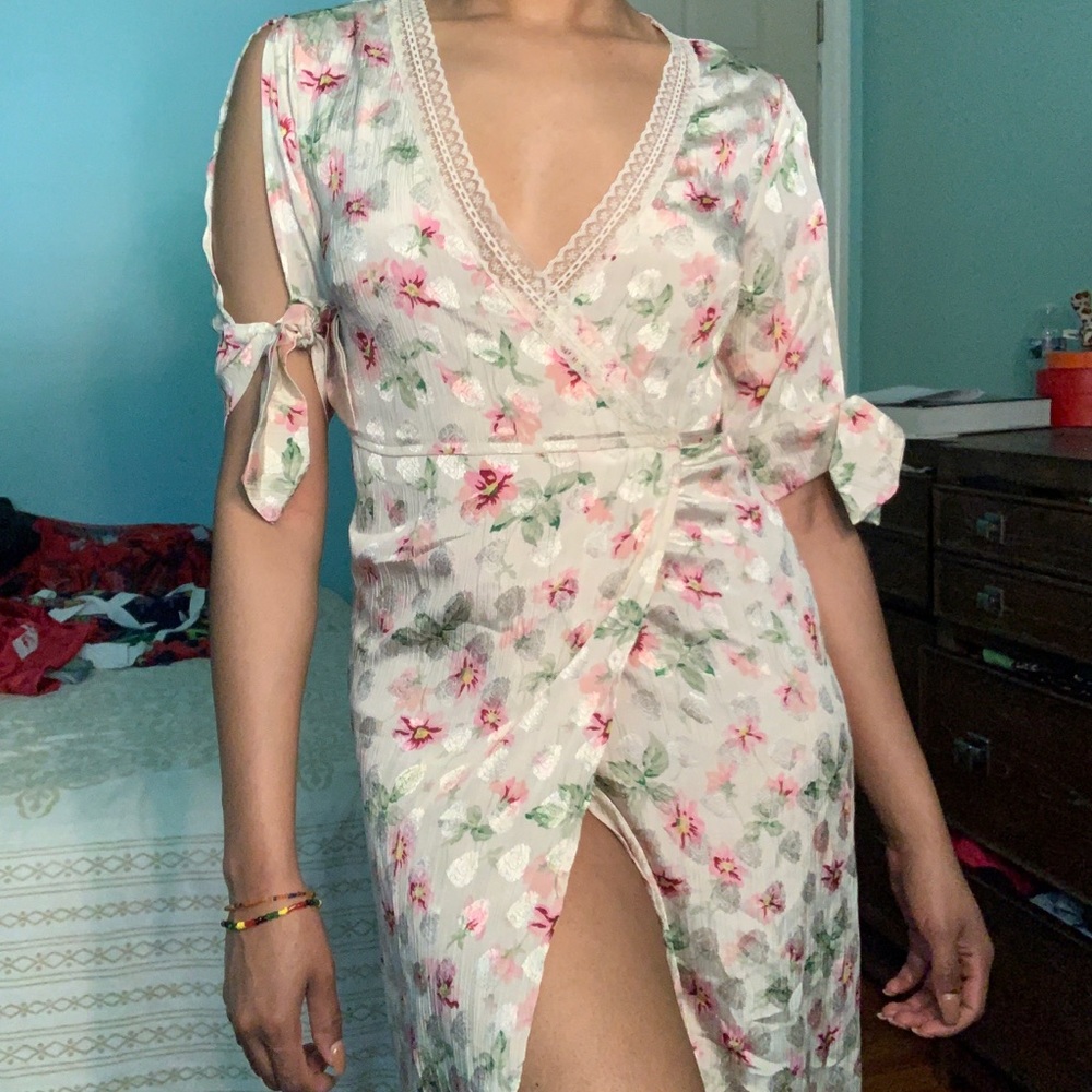 TOPSHOP Floral Wrap Midi Dress